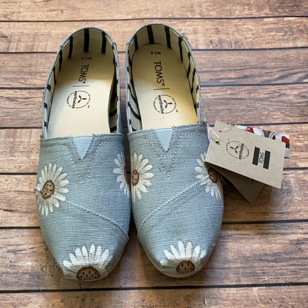 Daisy toms size 7.5 women